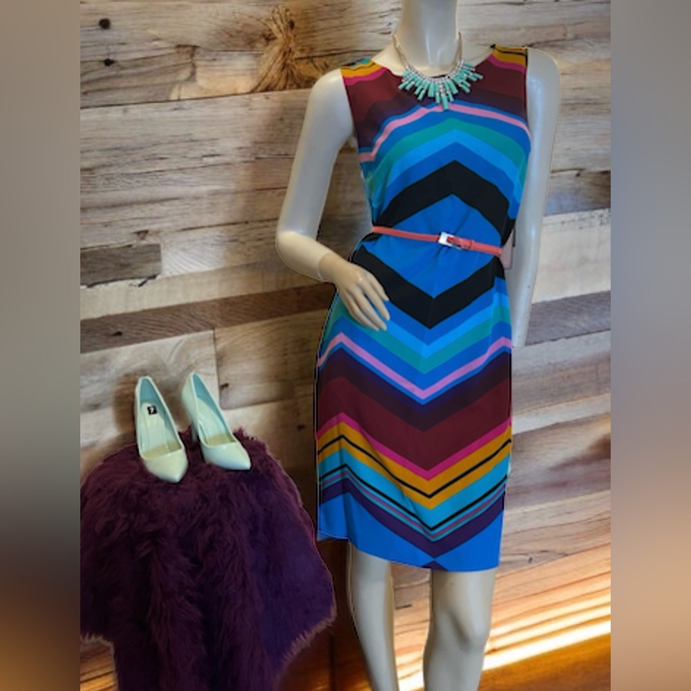 Multicolor Patterned Dress - Picture 6 of 9